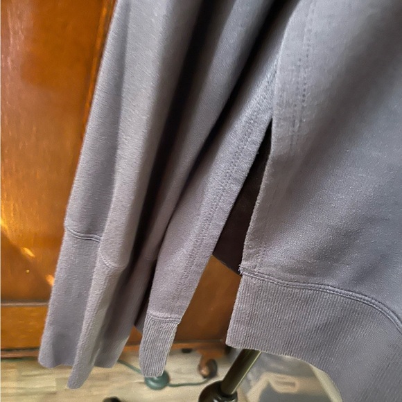 JoyLab ~ Hi Low Hem / Pullover... 🩶 - Picture 4 of 7